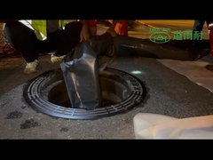 Los servicios de equipo ULTRAVIOLETA ultravioletas de CIPP se doblan los ventiladores que amplían el trazador de líneas durante Trenchless